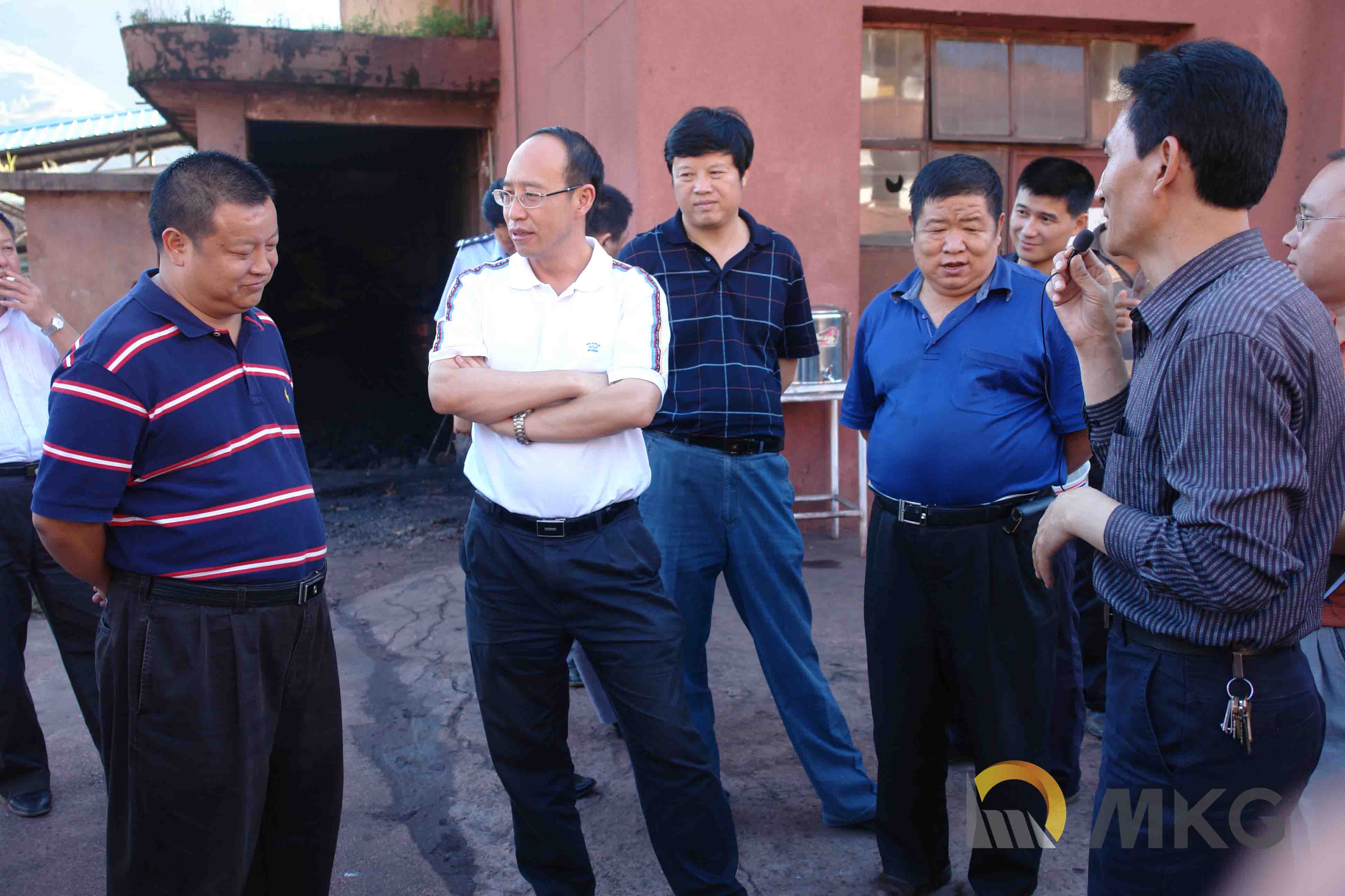 插入图片